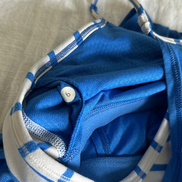 Women’s Lululemon tank - Picture 5 of 5